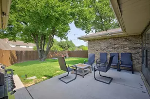 2307 Meadow Creek Dr, Carrollton, TX 75006 - Photo 29