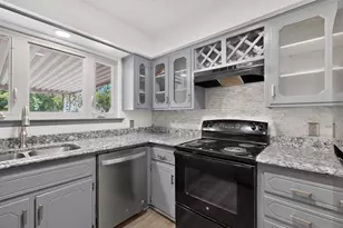 2041 Hemlock Dr, Haltom City, TX 76117 - Photo 9