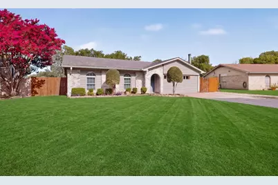 2041 Hemlock Drive, Haltom City, TX 76117 - Photo 3
