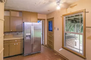 1536 Celeste, Dallas, TX 75217 - Photo 11