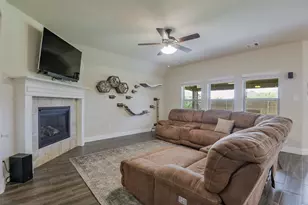 173 Hackney St, Waxahachie, TX 75165 - Photo 15