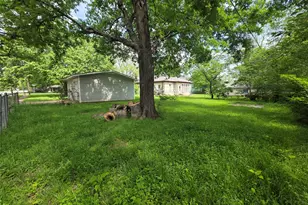 1315 N Robinson St, Cleburne, TX 76031 - Photo 5