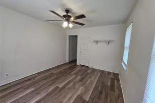 1315 N Robinson St, Cleburne, TX 76031 - Photo 17