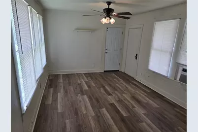 1315 N Robinson Street, Cleburne, TX 76031 - Photo 9