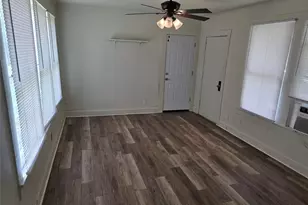 1315 N Robinson St, Cleburne, TX 76031 - Photo 9