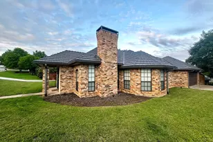 8712 Lake Country Dr, Fort Worth, TX 76179 - Photo 3