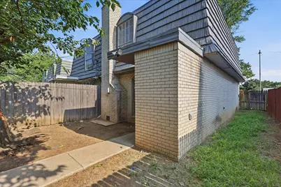 1910 W Sanford Street #A, Arlington, TX 76012 - Photo 23