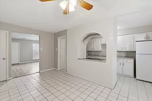 1910 W Sanford St, Arlington, TX 76012 - Photo 13
