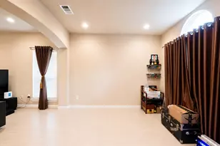6802 Christina Ln, Garland, TX 75043 - Photo 3