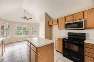 501 E Lynn Creek Dr, Arlington, TX 76002 - Photo 7