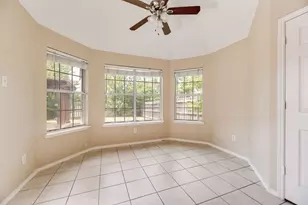 501 E Lynn Creek Dr, Arlington, TX 76002 - Photo 9