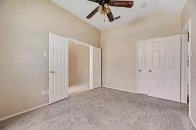 501 E Lynn Creek Drive, Arlington, TX 76002 - Photo 17