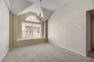 501 E Lynn Creek Dr, Arlington, TX 76002 - Photo 5