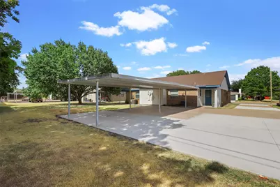 934 Cottonwood Trail, Benbrook, TX 76126 - Photo 15