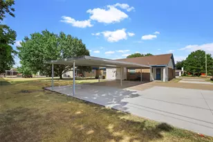 934 Cottonwood Trail, Benbrook, TX 76126 - Photo 15