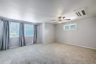 417 San Jose St, Irving, TX 75062 - Photo 17