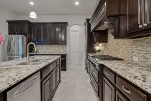 2812 Damsel Bella Blvd, Lewisville, TX 75056 - Photo 11