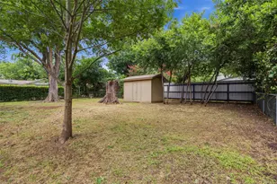 909 Keith Pumphrey Dr, River Oaks, TX 76114 - Photo 27