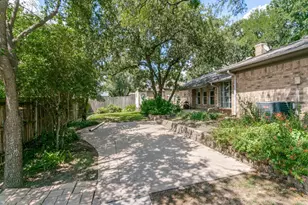 2201 Cambridge Dr, Hurst, TX 76054 - Photo 23