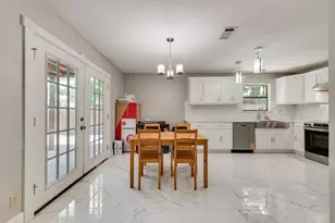205 Freedom Ln, Arlington, TX 76002 - Photo 9