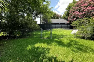 102 Denton St, Hutchins, TX 75141 - Photo 7
