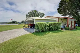 313 Butler Point Rd, Possum Kingdom Lake, TX 76449 - Photo 3