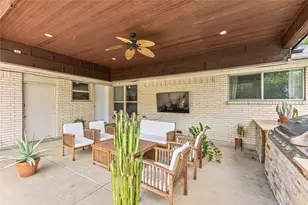 2304 Babalos Ln, Dallas, TX 75228 - Photo 11