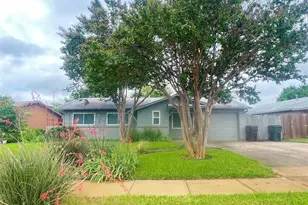 2000 Willow Ln, Plano, TX 75074 - Photo 1