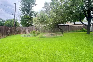 2000 Willow Ln, Plano, TX 75074 - Photo 13