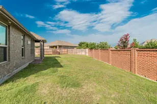 1140 Donnington Trl, Saginaw, TX 76131 - Photo 33