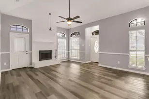 111 Homestead Dr, Lancaster, TX 75146 - Photo 17
