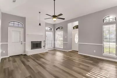 111 Homestead Drive, Lancaster, TX 75146 - Photo 7