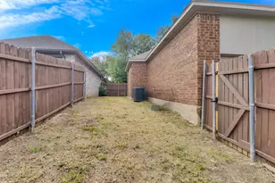 111 Homestead Dr, Lancaster, TX 75146 - Photo 31