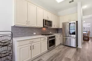 1744 Ivy Ln, Carrollton, TX 75007 - Photo 9