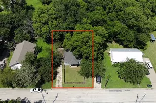 205 E Nelson St, Bowie, TX 76230 - Photo 23