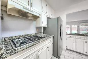 821 Prestwick St, Bedford, TX 76022 - Photo 11