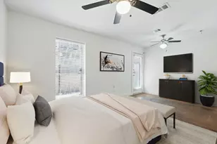 2200 N Peak St, Dallas, TX 75204 - Photo 3