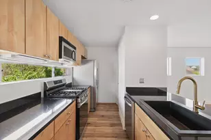 2200 N Peak St, Dallas, TX 75204 - Photo 3