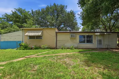 902 W Bridge Street, Granbury, TX 76048 - Photo 33