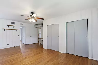 902 W Bridge Street, Granbury, TX 76048 - Photo 7