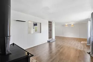 902 W Bridge St, Granbury, TX 76048 - Photo 19
