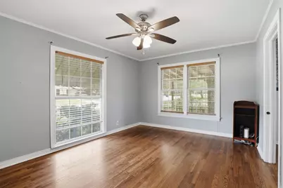 902 W Bridge Street, Granbury, TX 76048 - Photo 23
