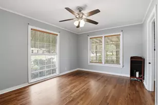 902 W Bridge St, Granbury, TX 76048 - Photo 23