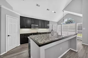 305 Victory Ln, Mansfield, TX 76063 - Photo 17