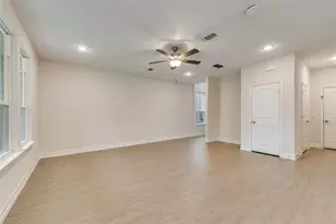 714 Creekwater Ln, Garland, TX 75043 - Photo 9