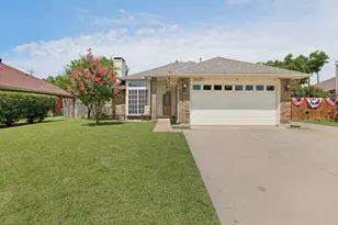 3605 Royal Valley Rd, Grand Prairie, TX 75052 - Photo 1