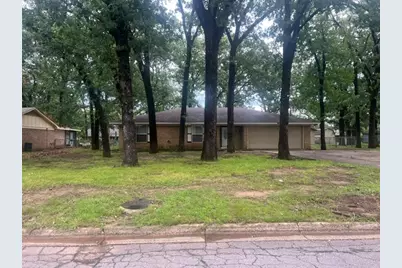 135 46th Street SW, Paris, TX 75460 - Photo 1