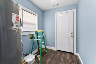 1612 Harris Ct, Dallas, TX 75223 - Photo 11