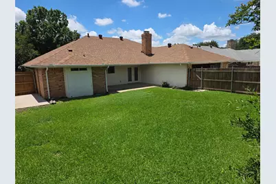 1915 Chesham Drive, Carrollton, TX 75007 - Photo 3