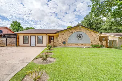 2421 Parkside Drive, Grand Prairie, TX 75052 - Photo 3